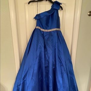 Girls size 14 pageant dress